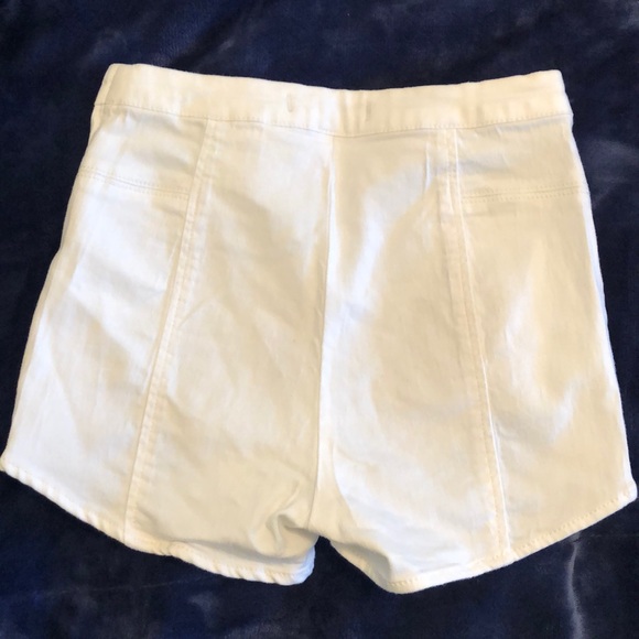 Free people white shorts. Worn once or twice - Picture 2 of 4